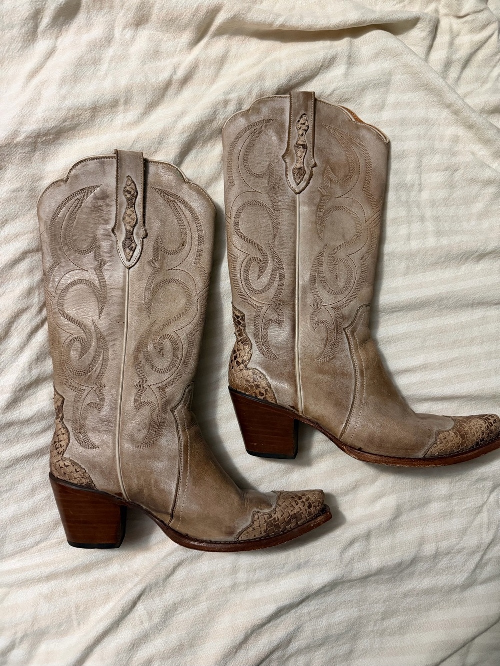 IDYLLWIND WOMEN'S SANDED SKY WESTERN BOOTS - SNIP TOE - Picture 2 of 8